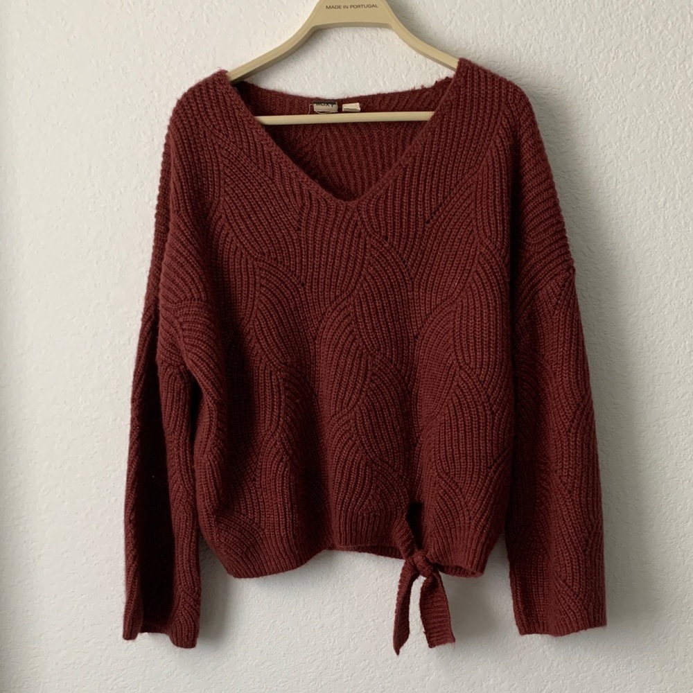 Roxy V-Neck Oversized Knit Sweater in Deep Rust